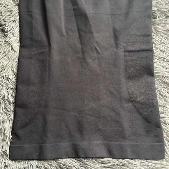 Empetua by Shapermint Scoop Neck Cami - Picture 7 of 14